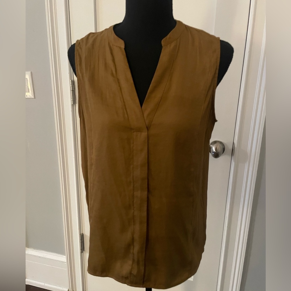Banana Republic Size Small, Taupe